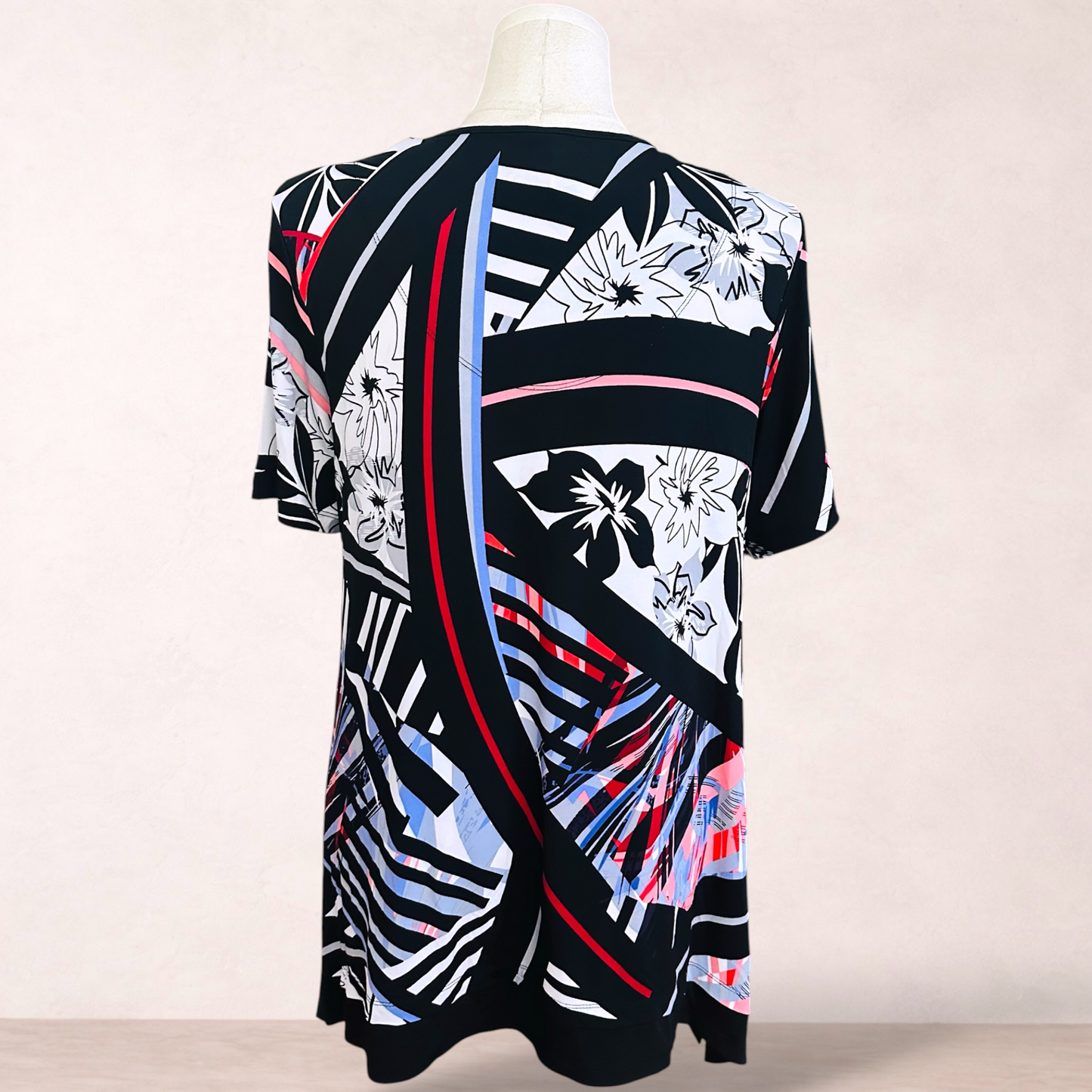 Taking Shape Abstract Floral Tunic | Plus Size S 16/18
