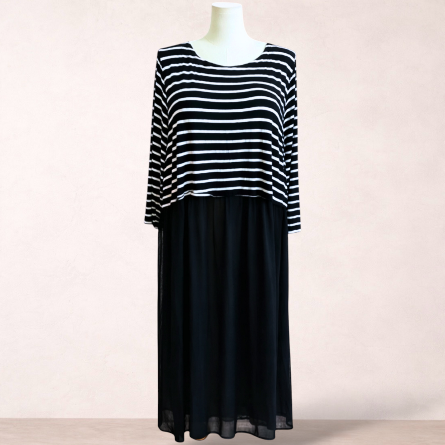 Taking Shape 3/4 Sleeve Midi Dress | Plus Size 24