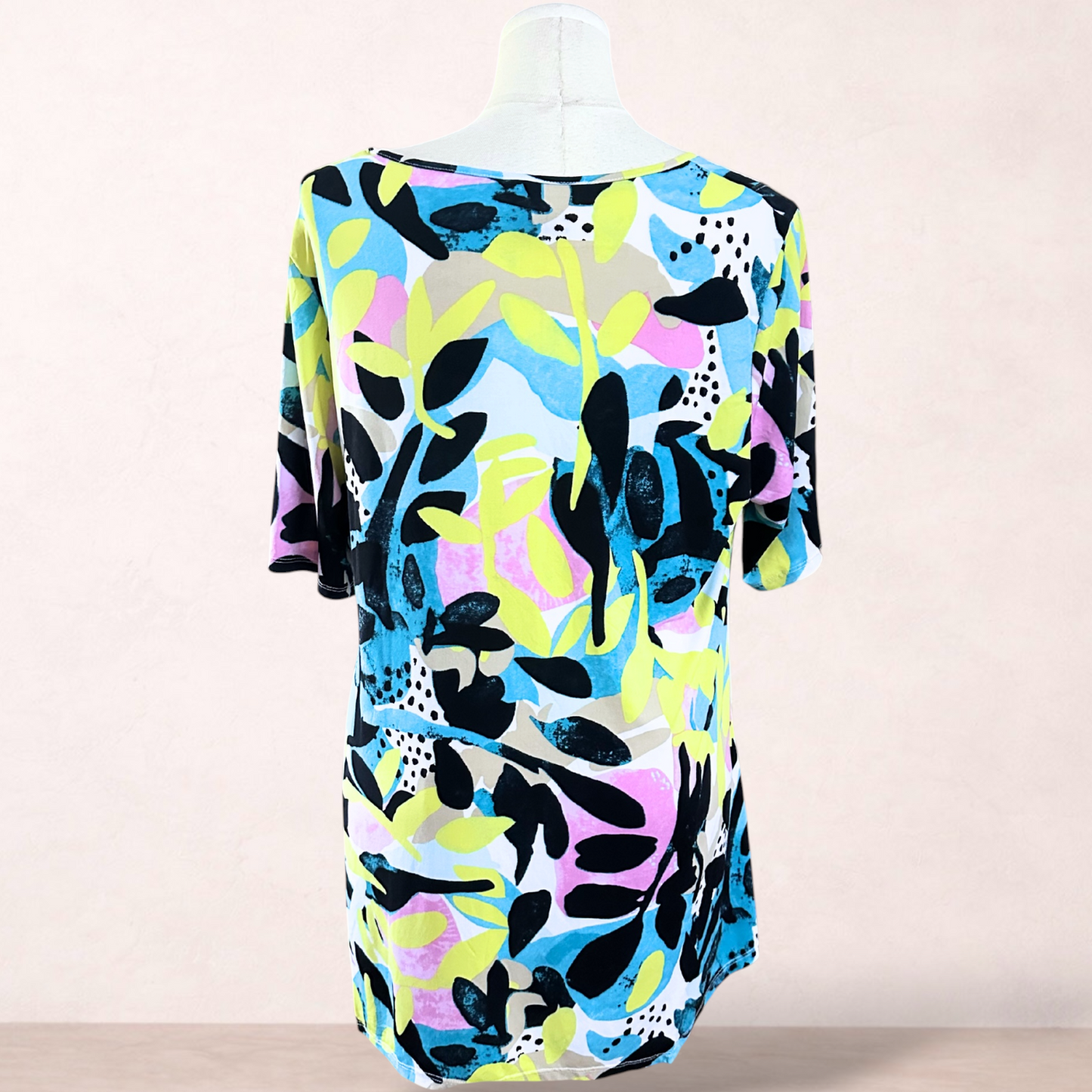 Taking Shape Abstract Top | Plus Size XS 14/16