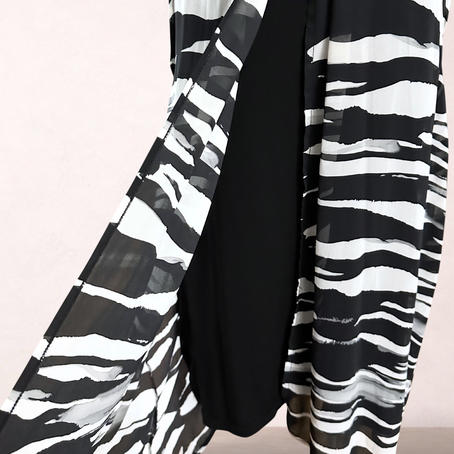Avella Black & White Print Midi Dress | Plus Size 20