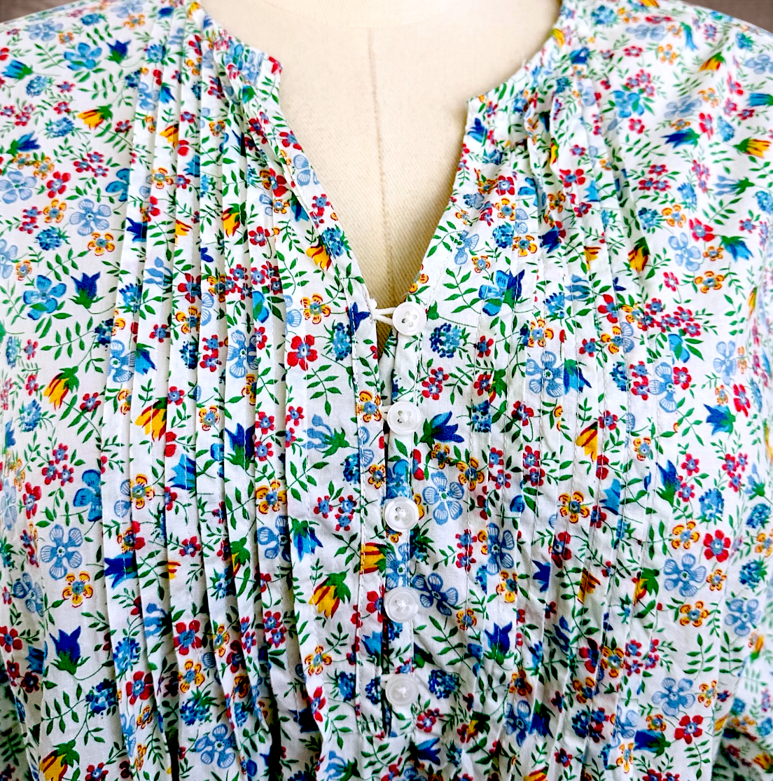 Curvaceous Floral Boho Pintuck Top | Plus Size M 18/20