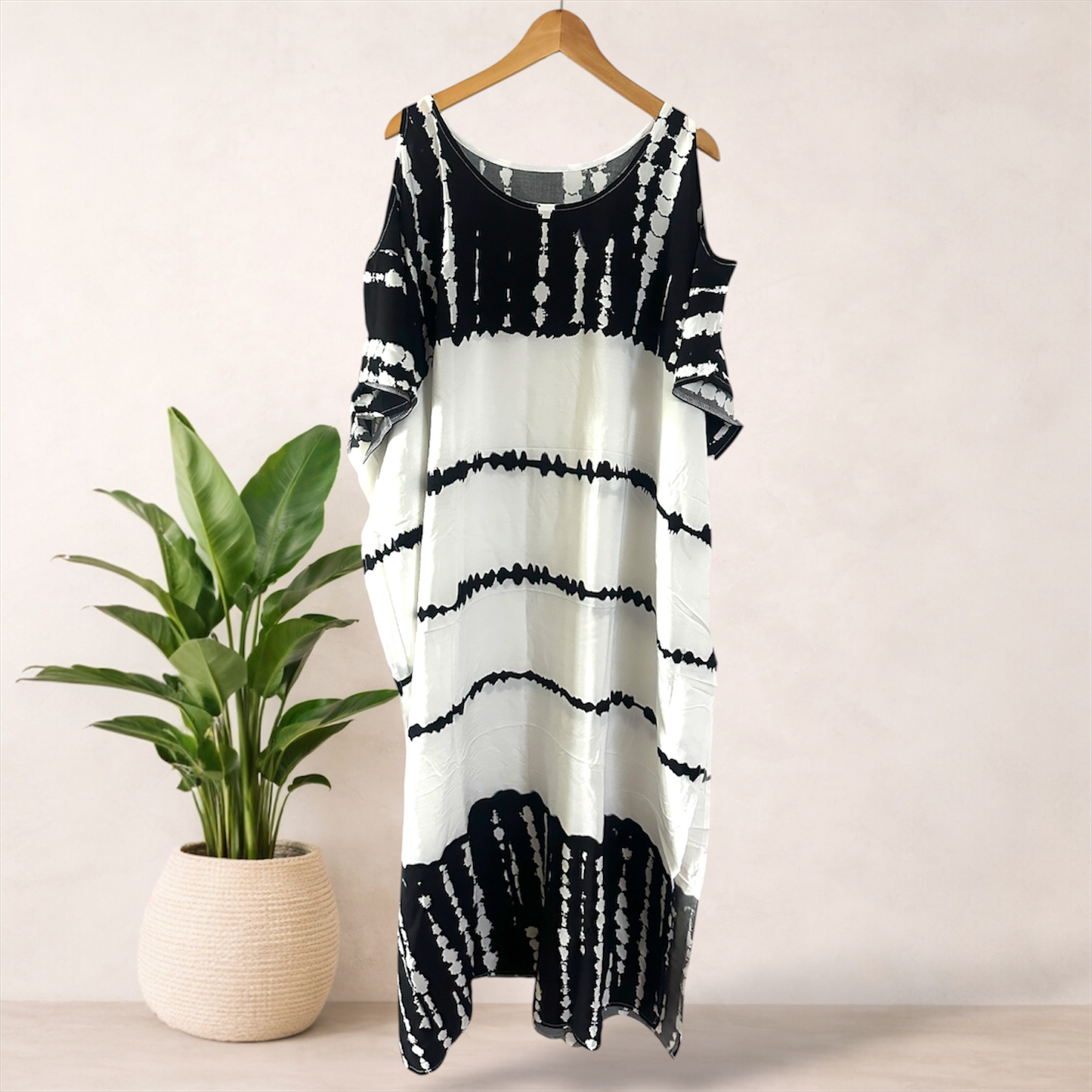 Cold Shoulder Tie Dye Maxi Kaftan | Black & White Print | Size 16–22