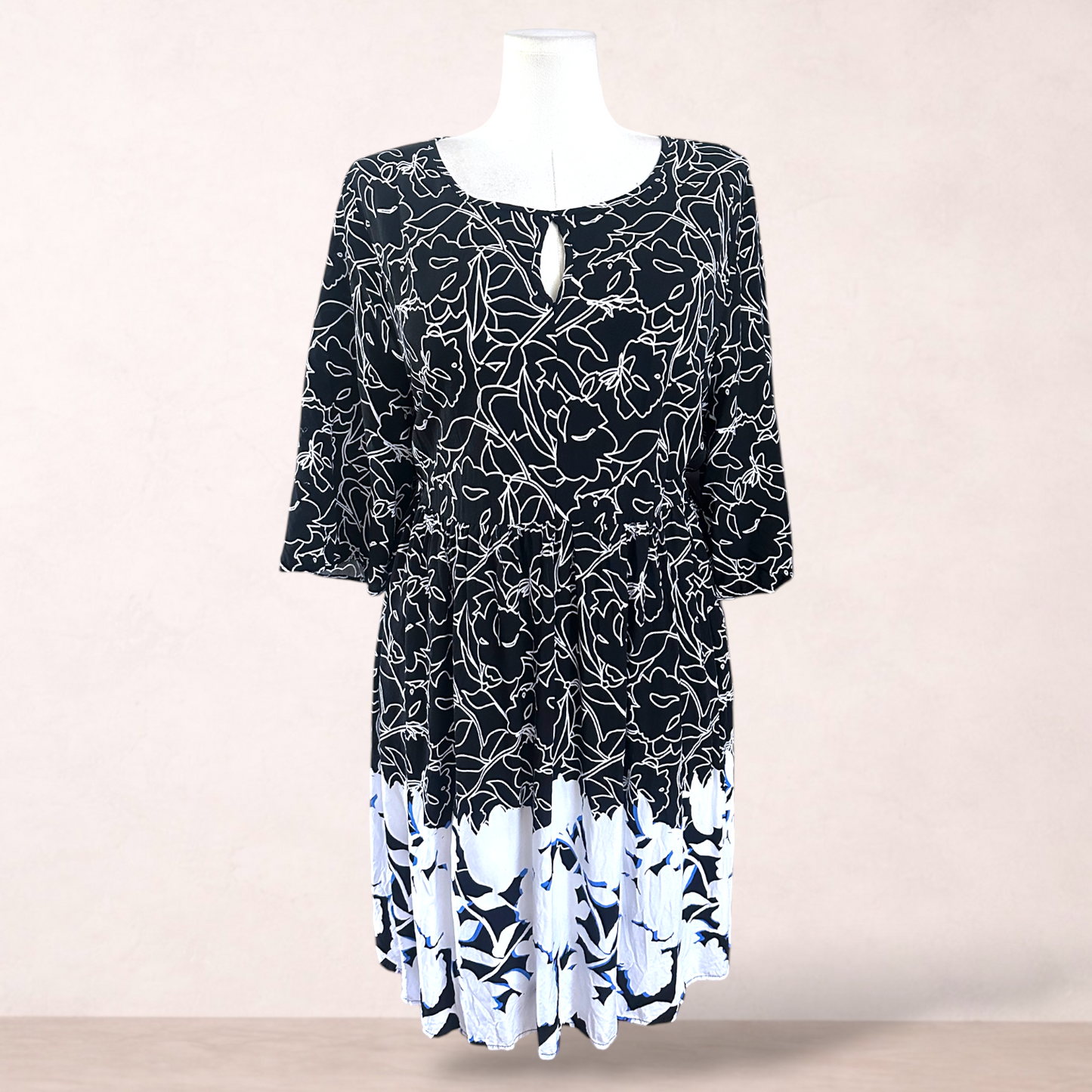 Avella Black & White Floral Print Dress | Plus Size 20