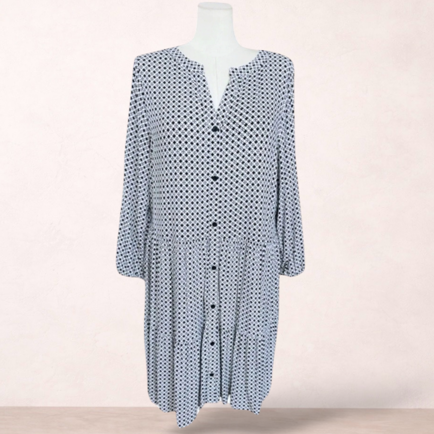 Avella Black & White Button Dress | Plus Size 16