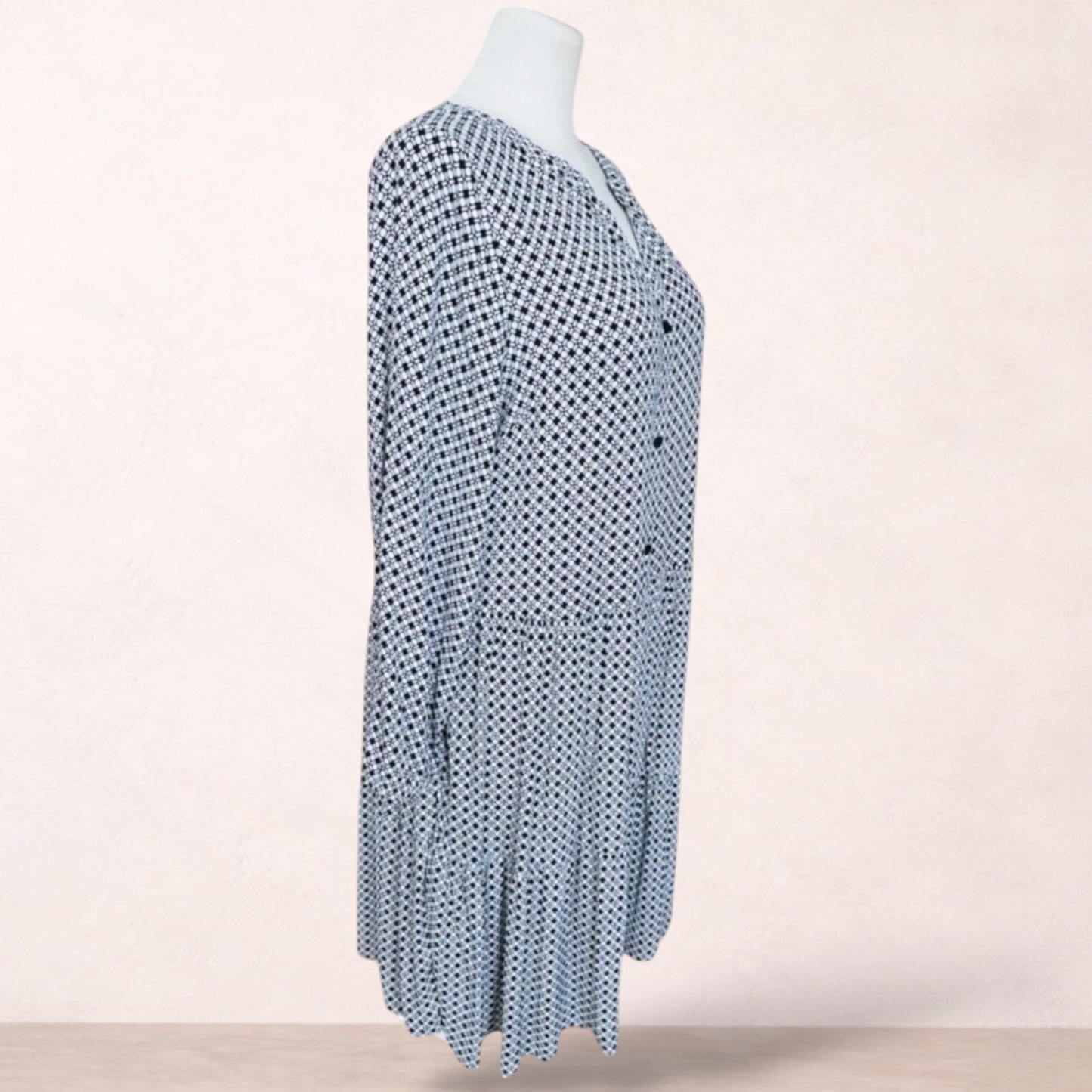 Avella Black & White Button Dress | Plus Size 16