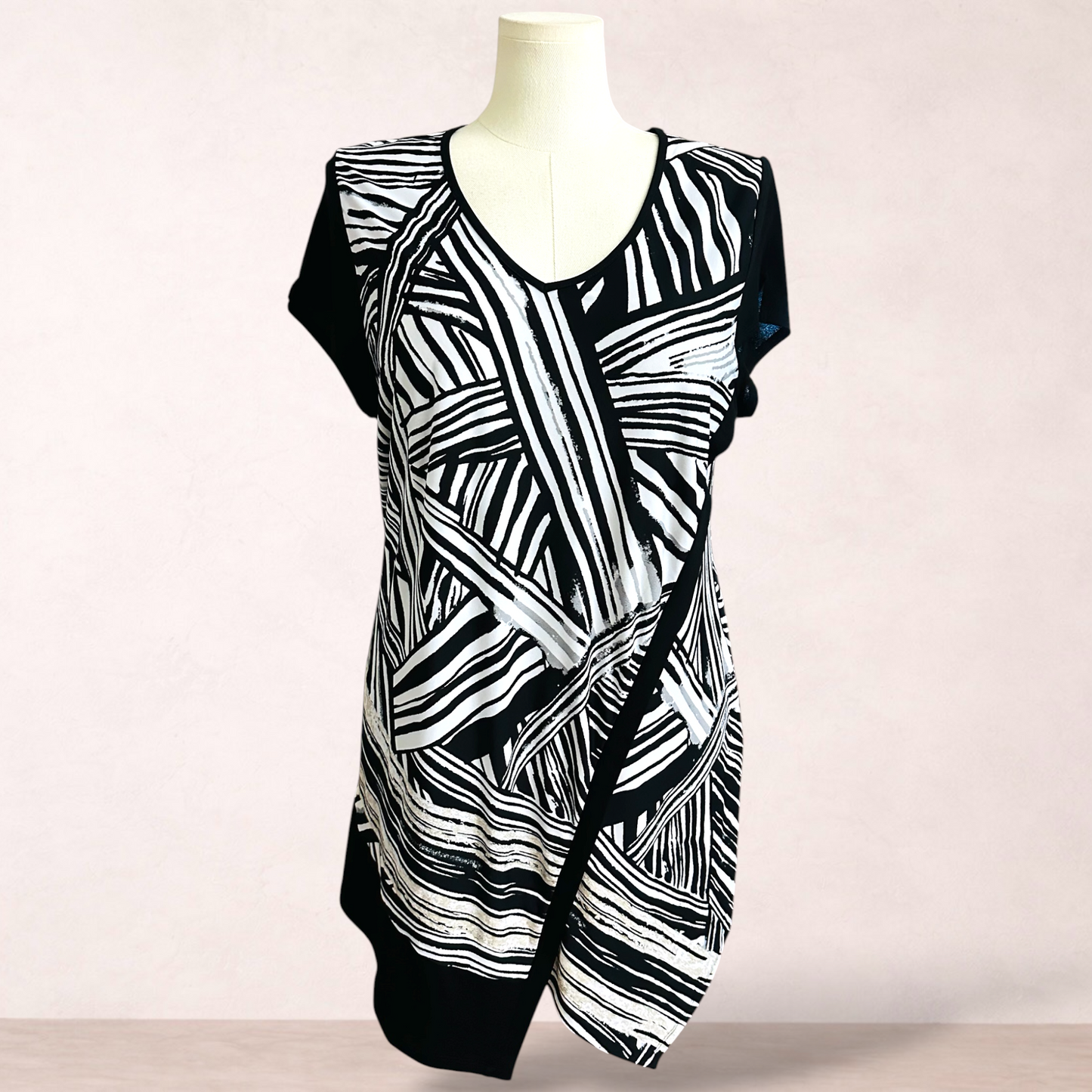 Taking Shape Abstract Print Tunic | Plus Size S 16/18