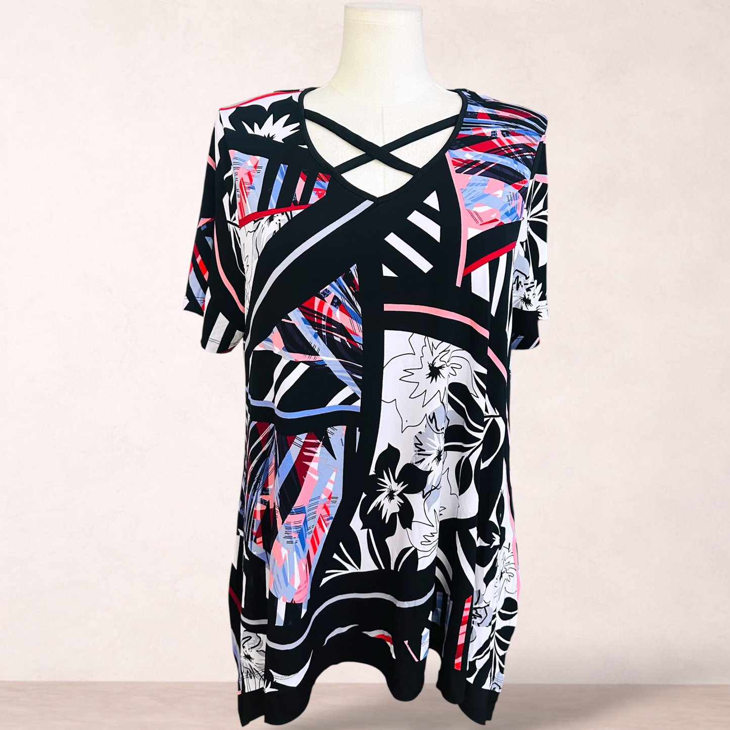 Taking Shape Abstract Floral Tunic | Plus Size S 16/18