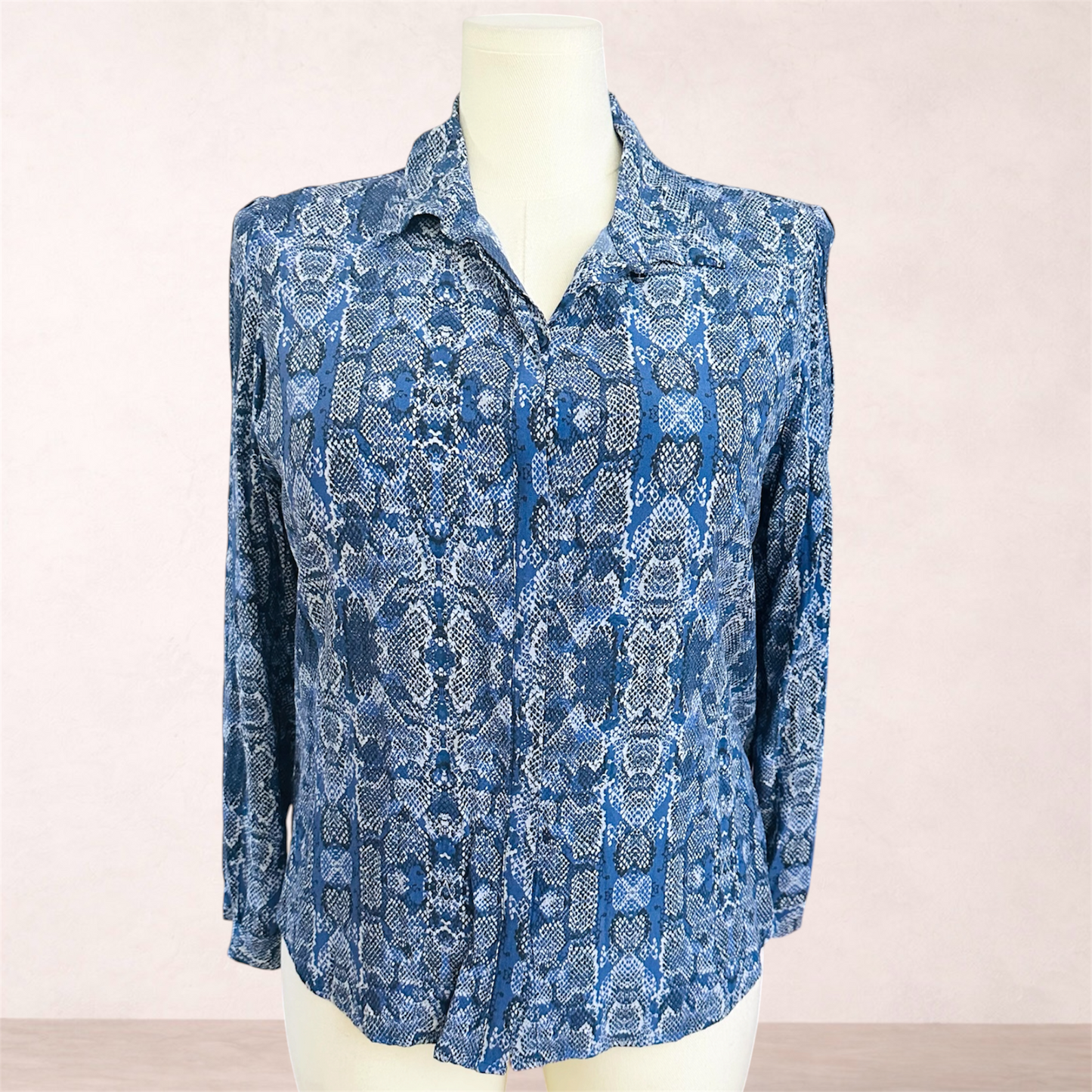 David Lawrence Blue Snake Print Shirt | Size 16
