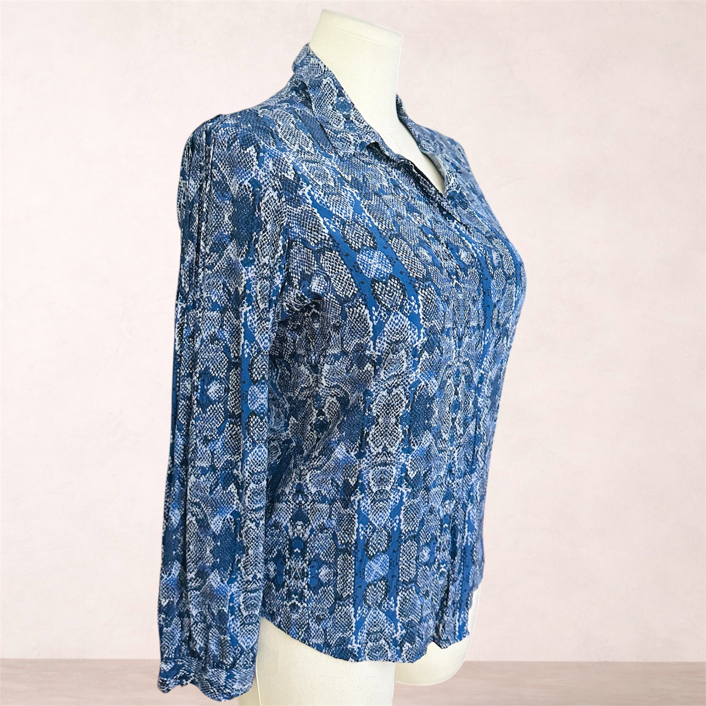 David Lawrence Blue Snake Print Shirt | Size 16