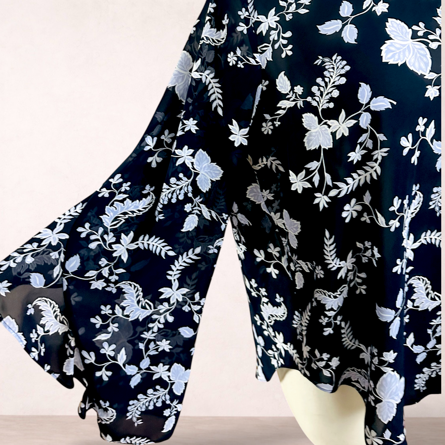Witchery Navy & White Floral Blouse Top | Size 16